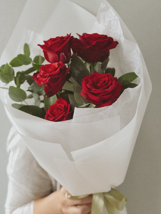 5 წითელი ვარდი