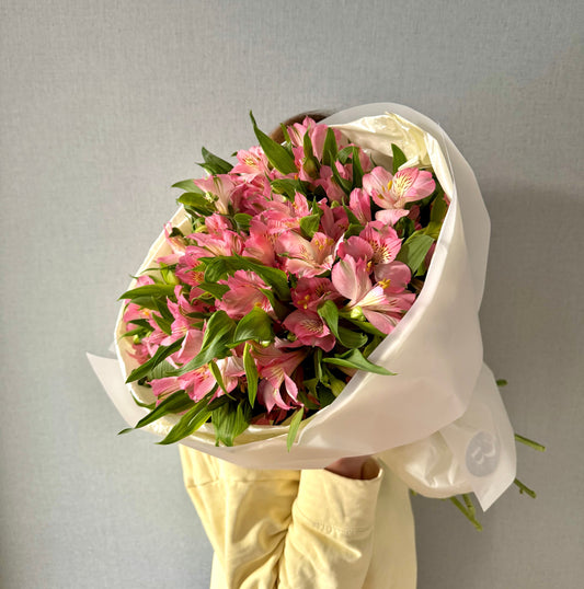 ალსტრომერიების თაიგული M