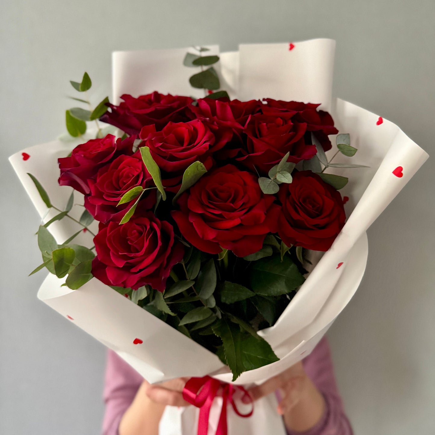 წითელი ვარდების თაიგული
