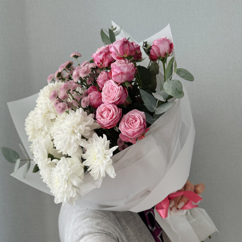 სპრეი ვარდებისა და ქრიზანთემების მიქსი